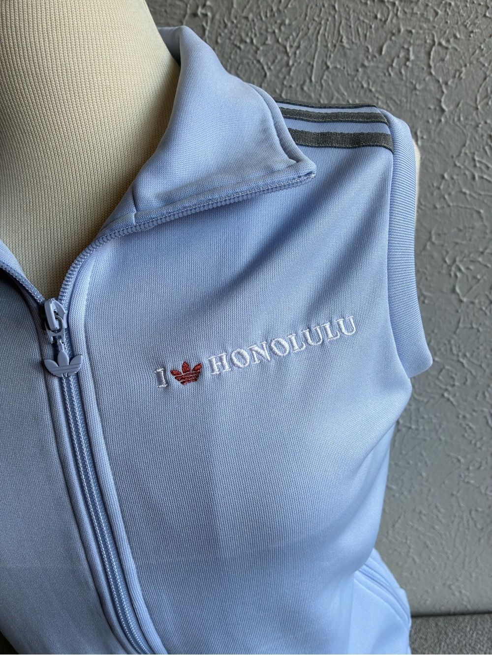 Vintage adidas I Love Honolulu
Sleeveless Track Vest Blue
Hawaiian Floral M - Picture 12 of 16